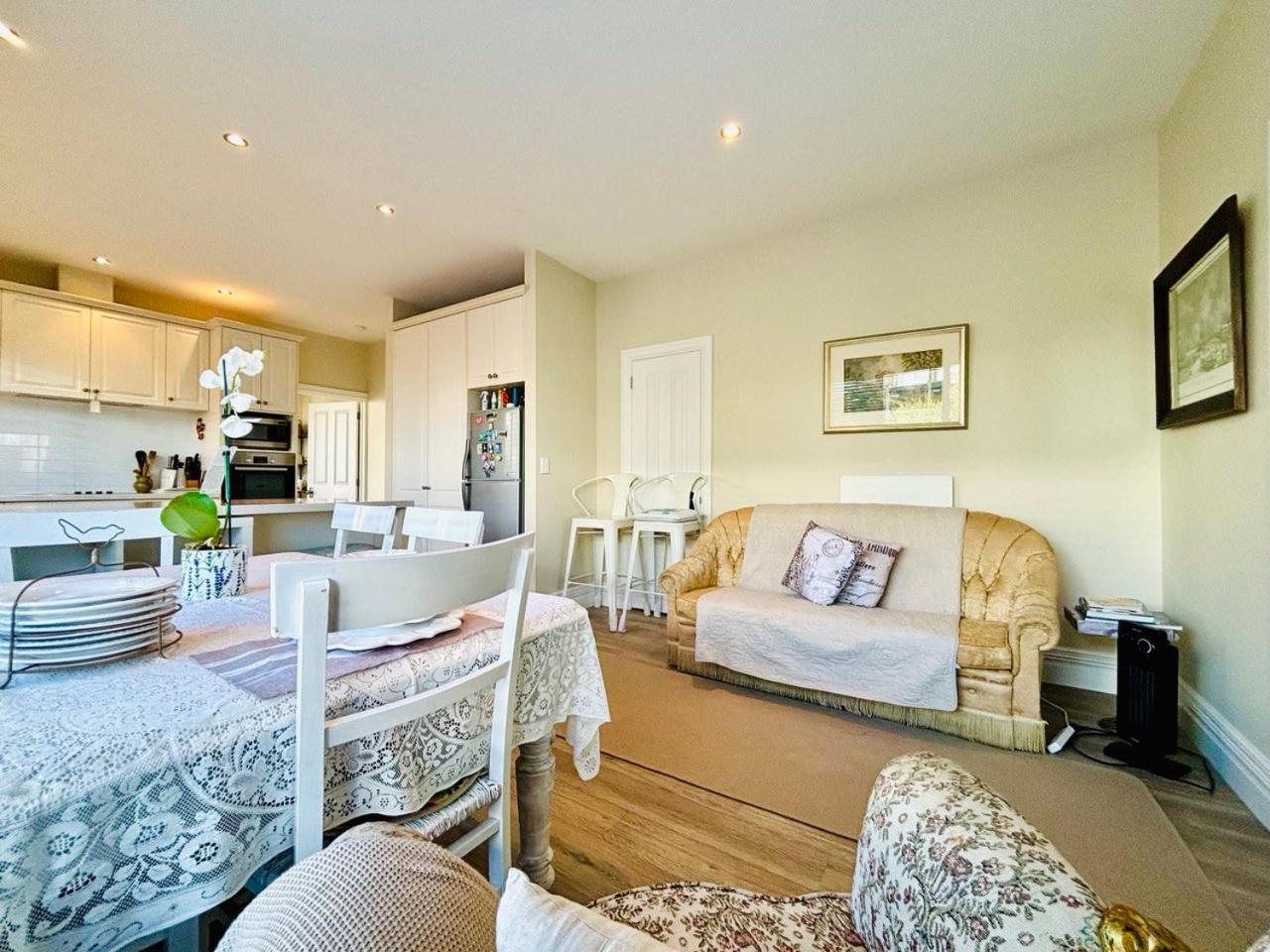 Papanui Paris Inspired Apartment Christchurch Extérieur photo
